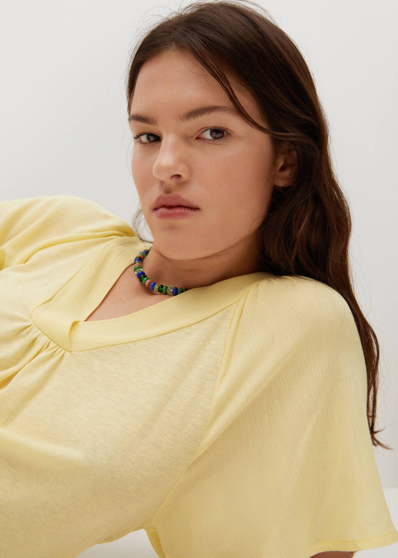 Fließendes tshirt mit vausschnitt Damen MANGO OUTLET Deutschland