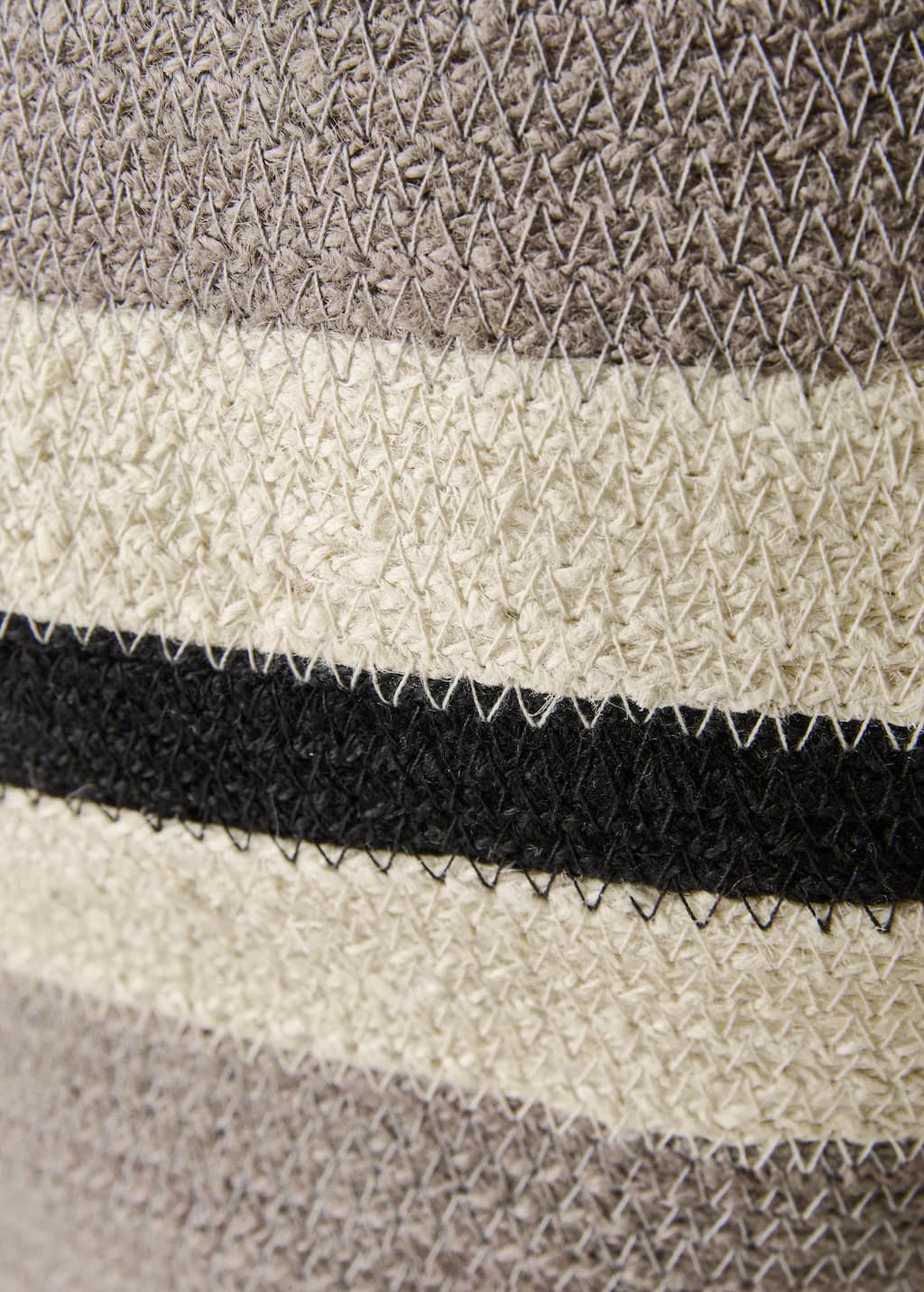 Large jute basket with stripes