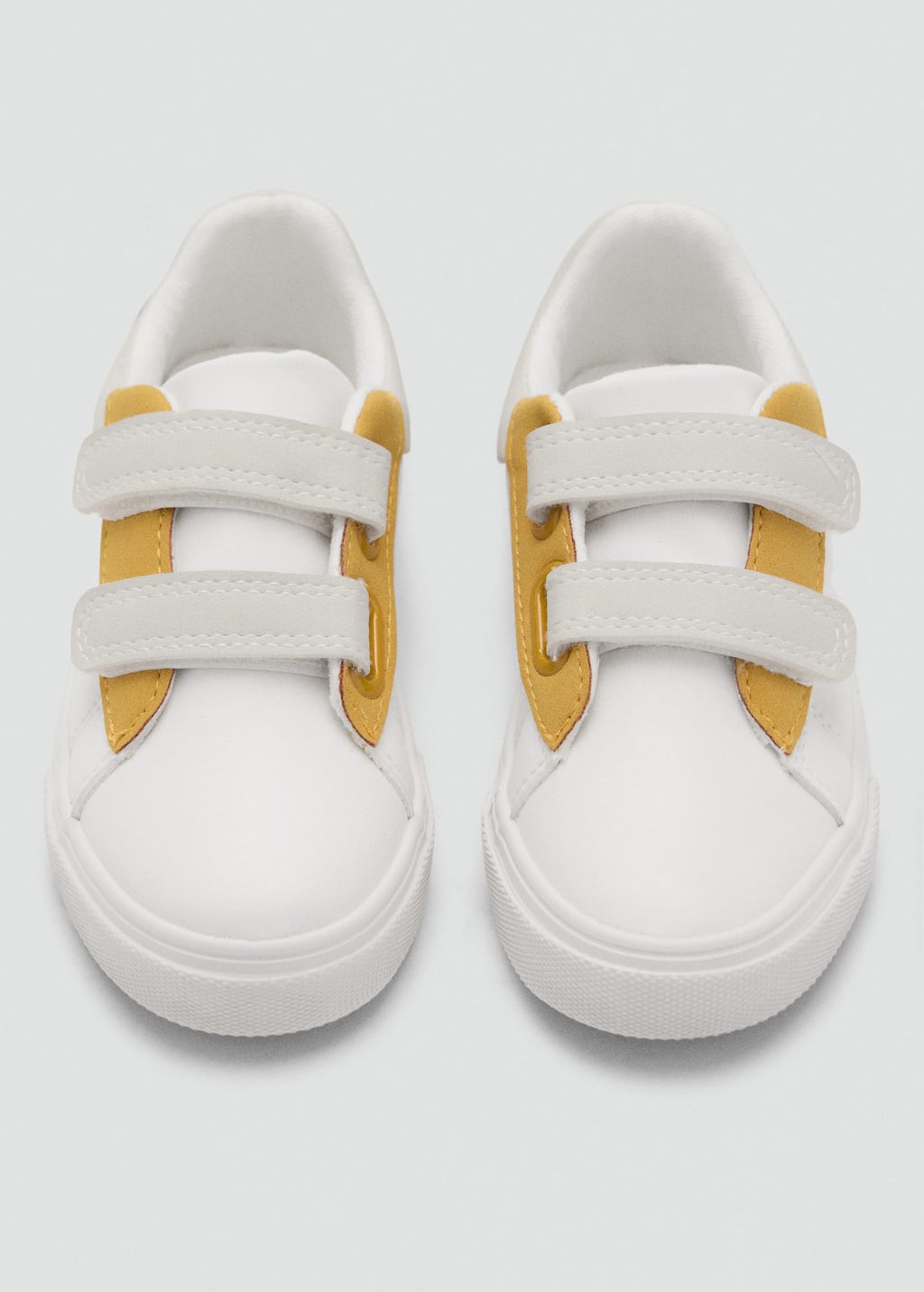 Velcro fastening straps sneakers