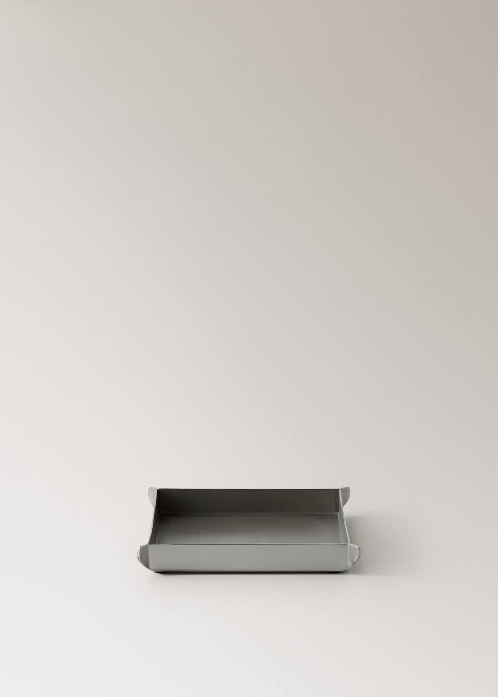 Metal valet tray