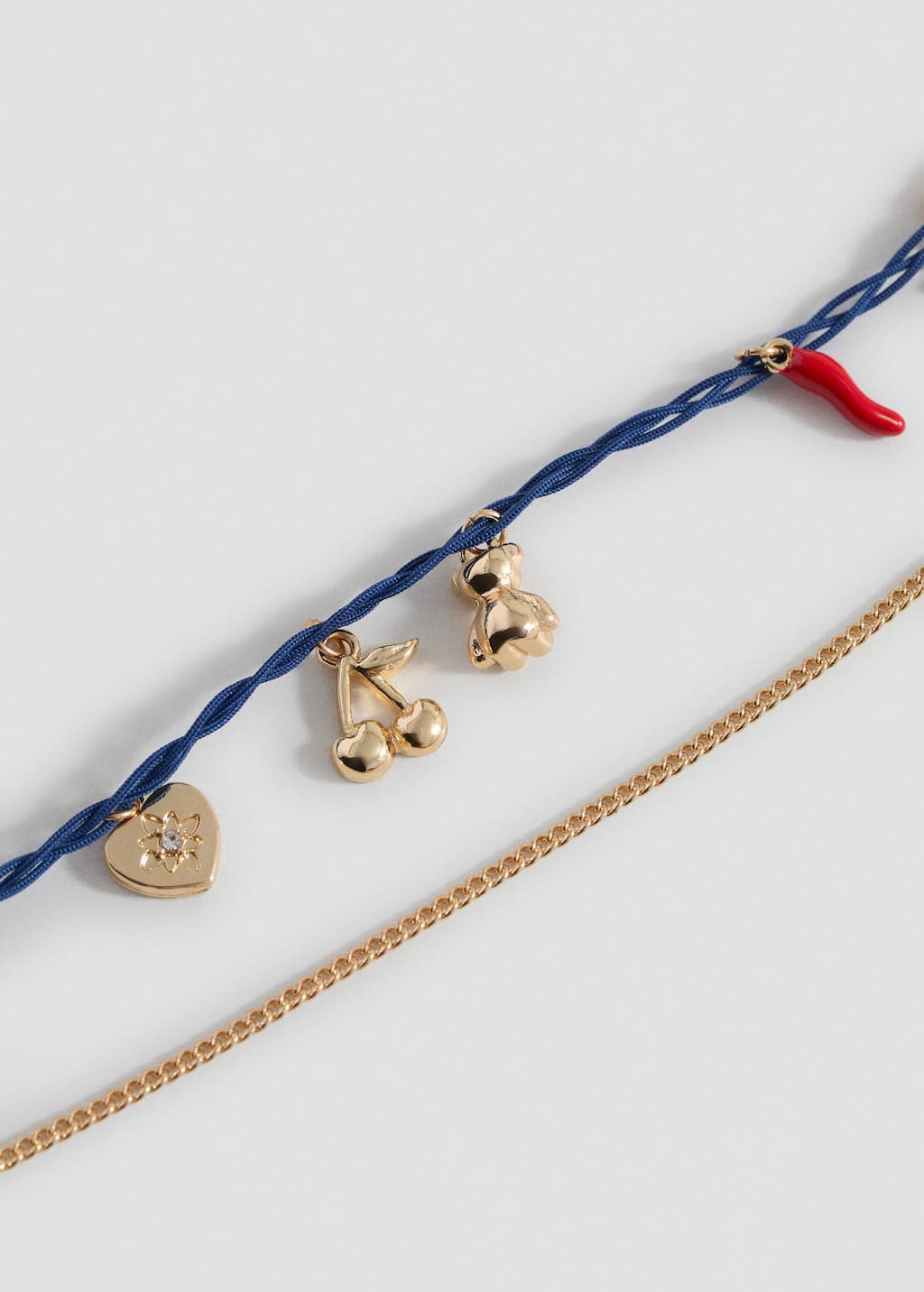 2 pack of necklaces