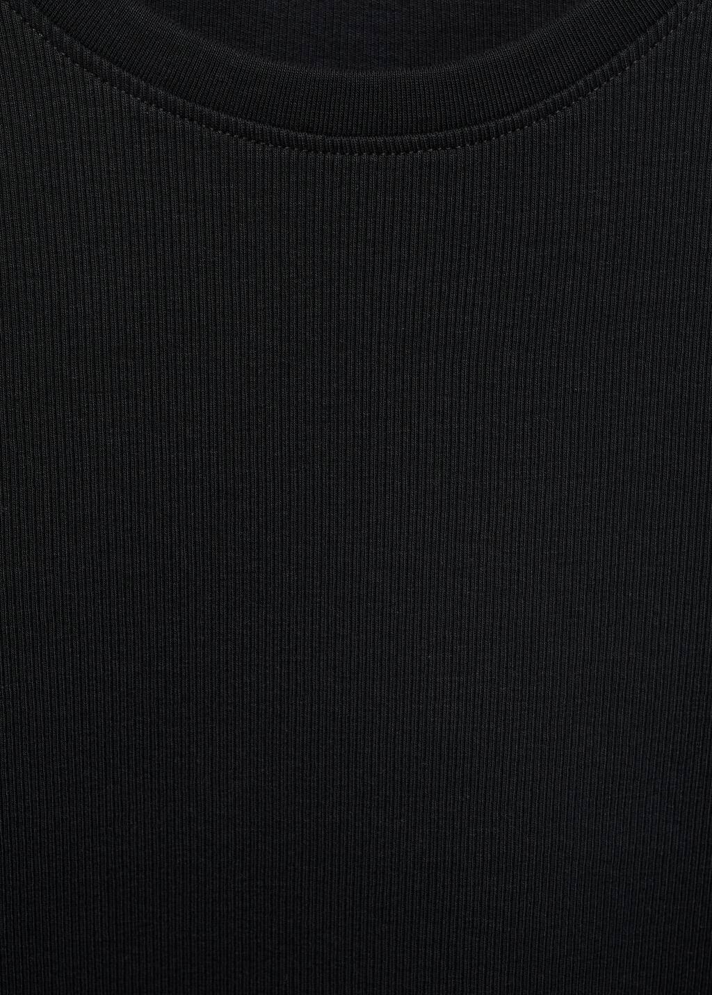Ribbed long-sleeved t-shirt