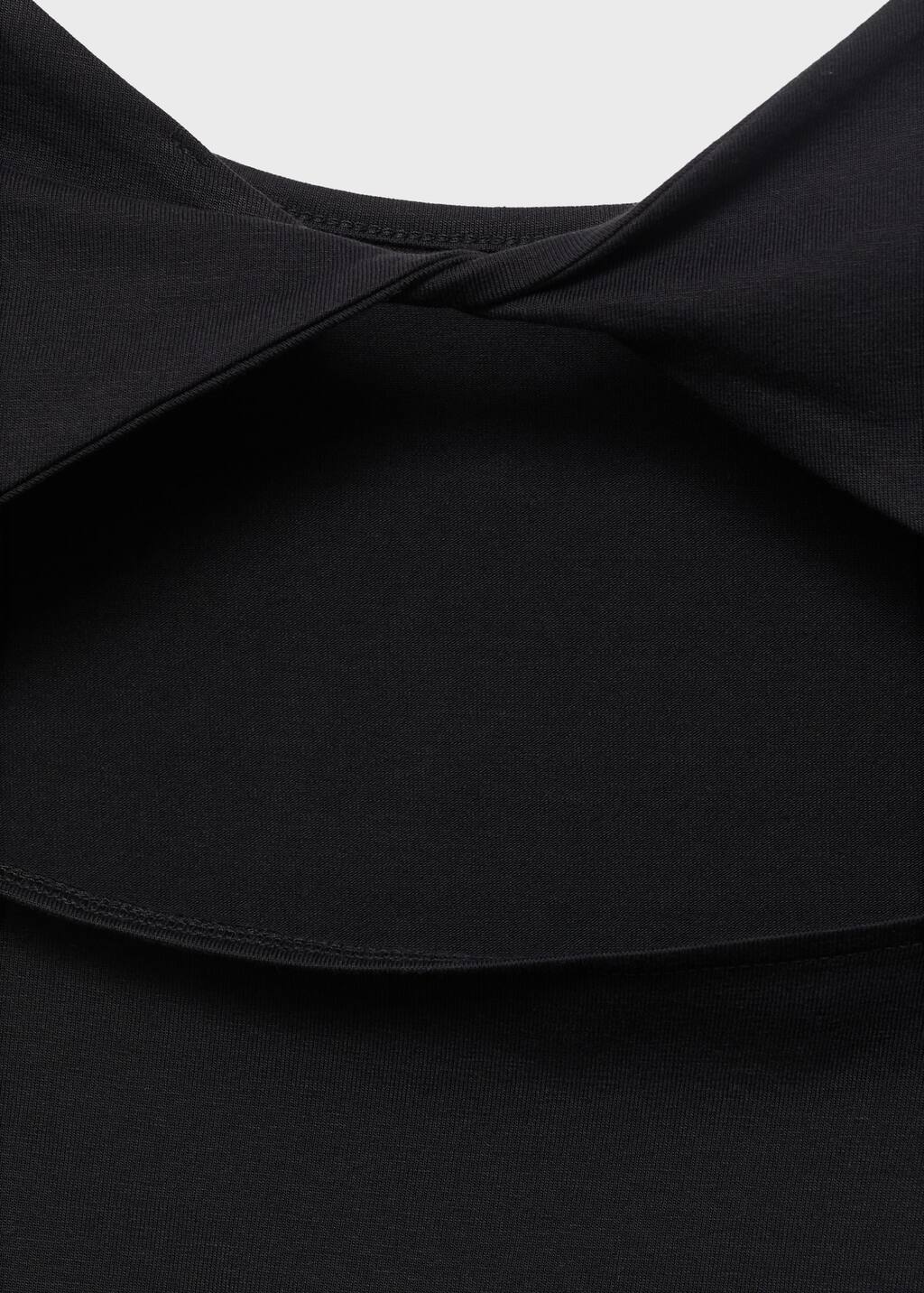 T-shirt with open back
