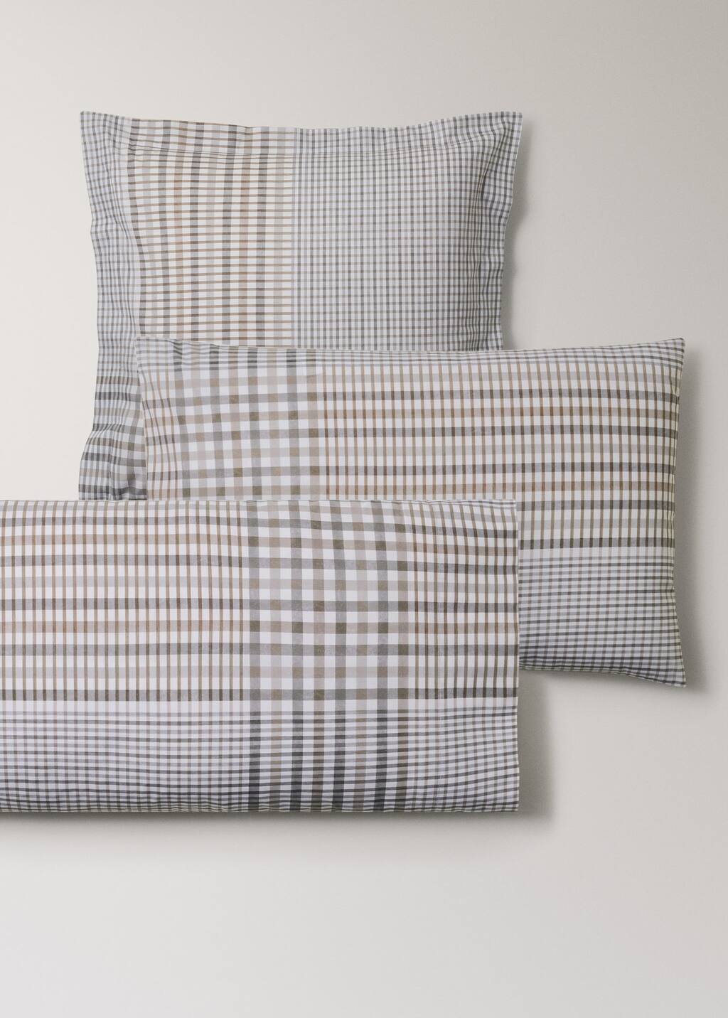 200-thread count percale cotton checked-print pillowcase 50x75 cm
