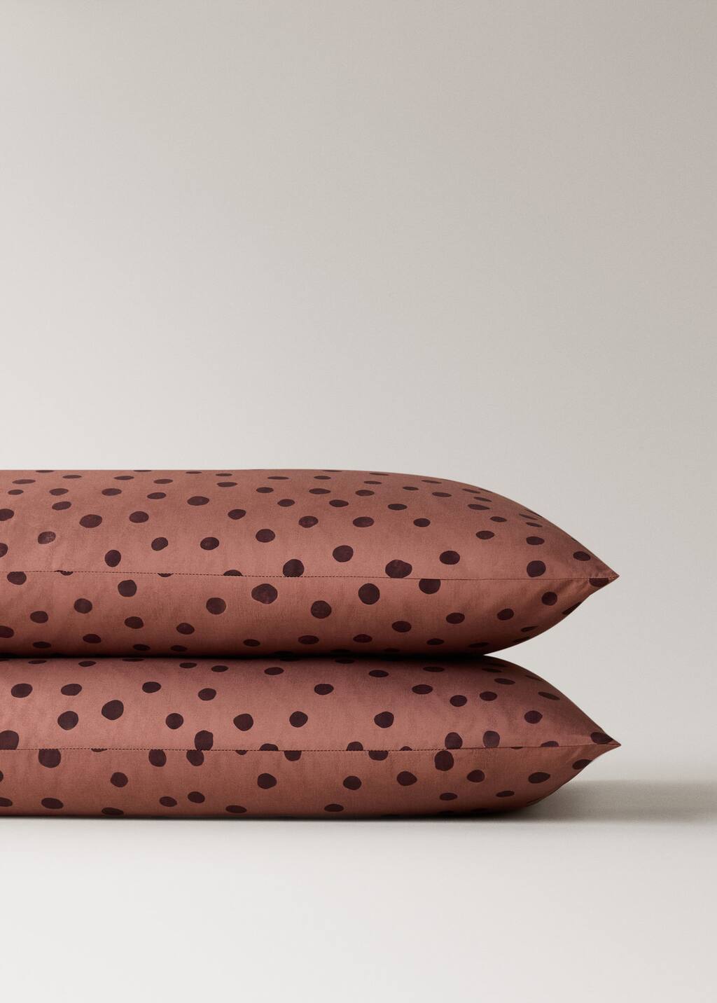 200-thread count percale cotton pillowcase with polka-dot print 50x75 cm
