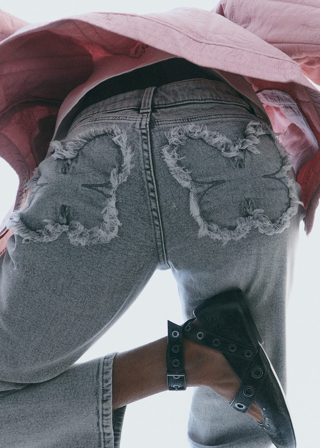 Straight jeans with embroidered butterflies