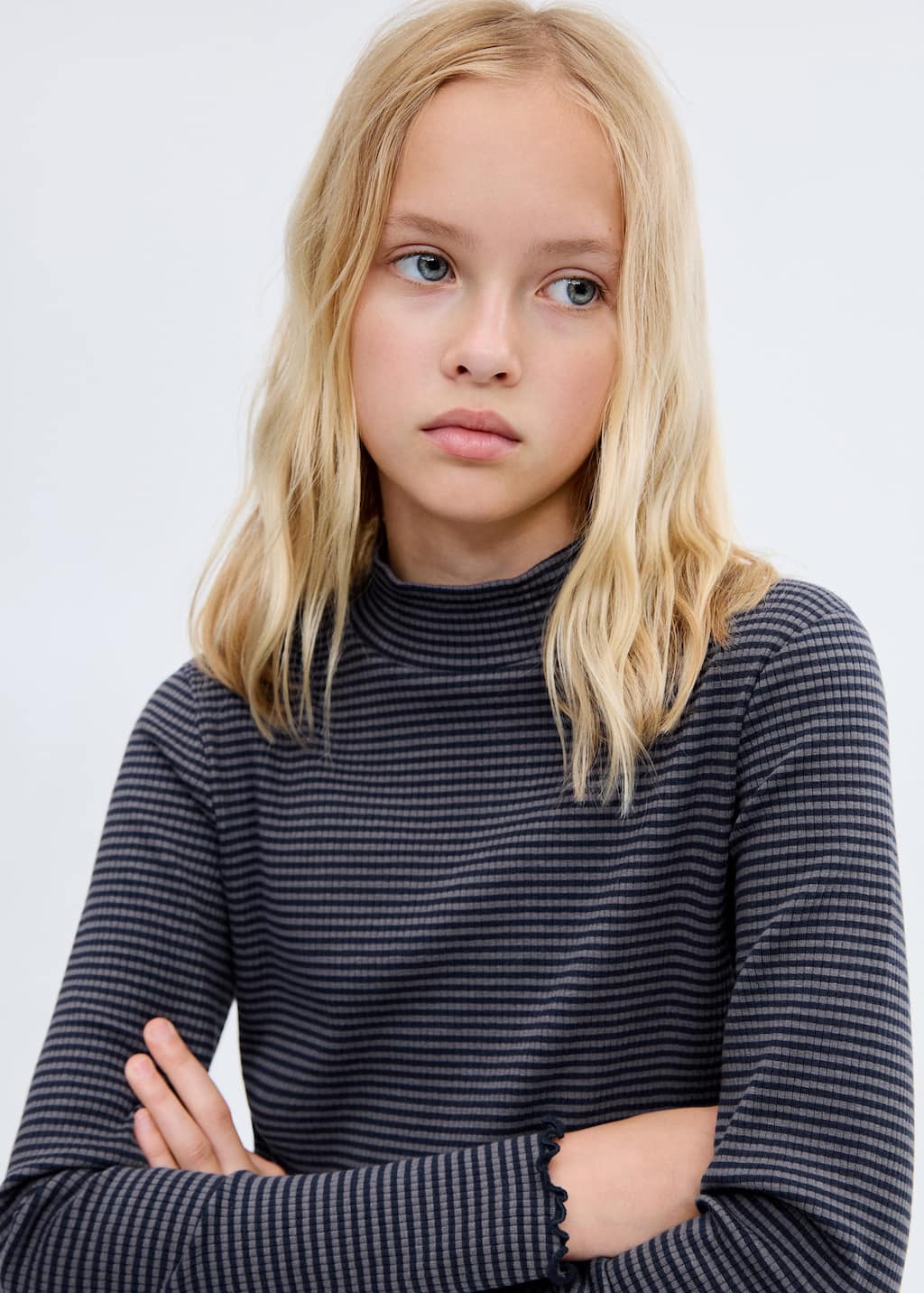 Scalloped hem striped t-shirt