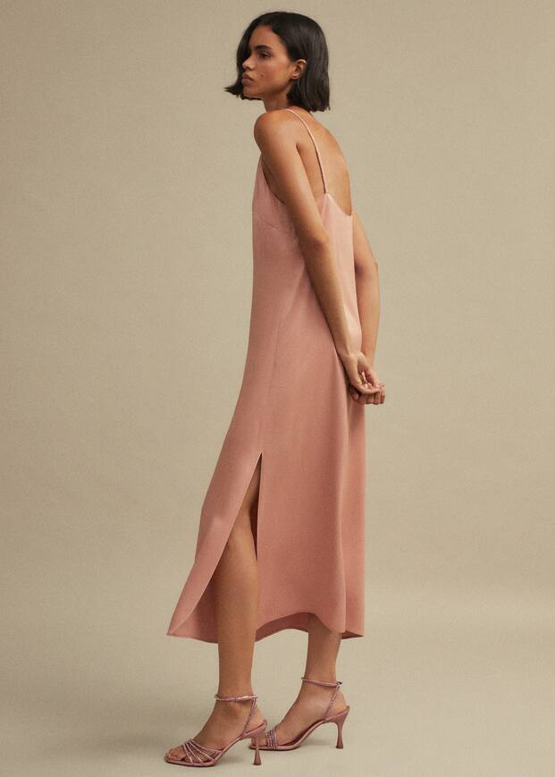 Mango tiene la camiseta que lo va a romper este invierno 10 Moncloa 17018262 85 D6 Moncloa