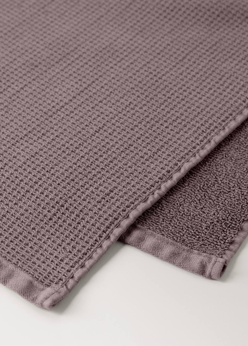 Reversible cotton washbasin towel