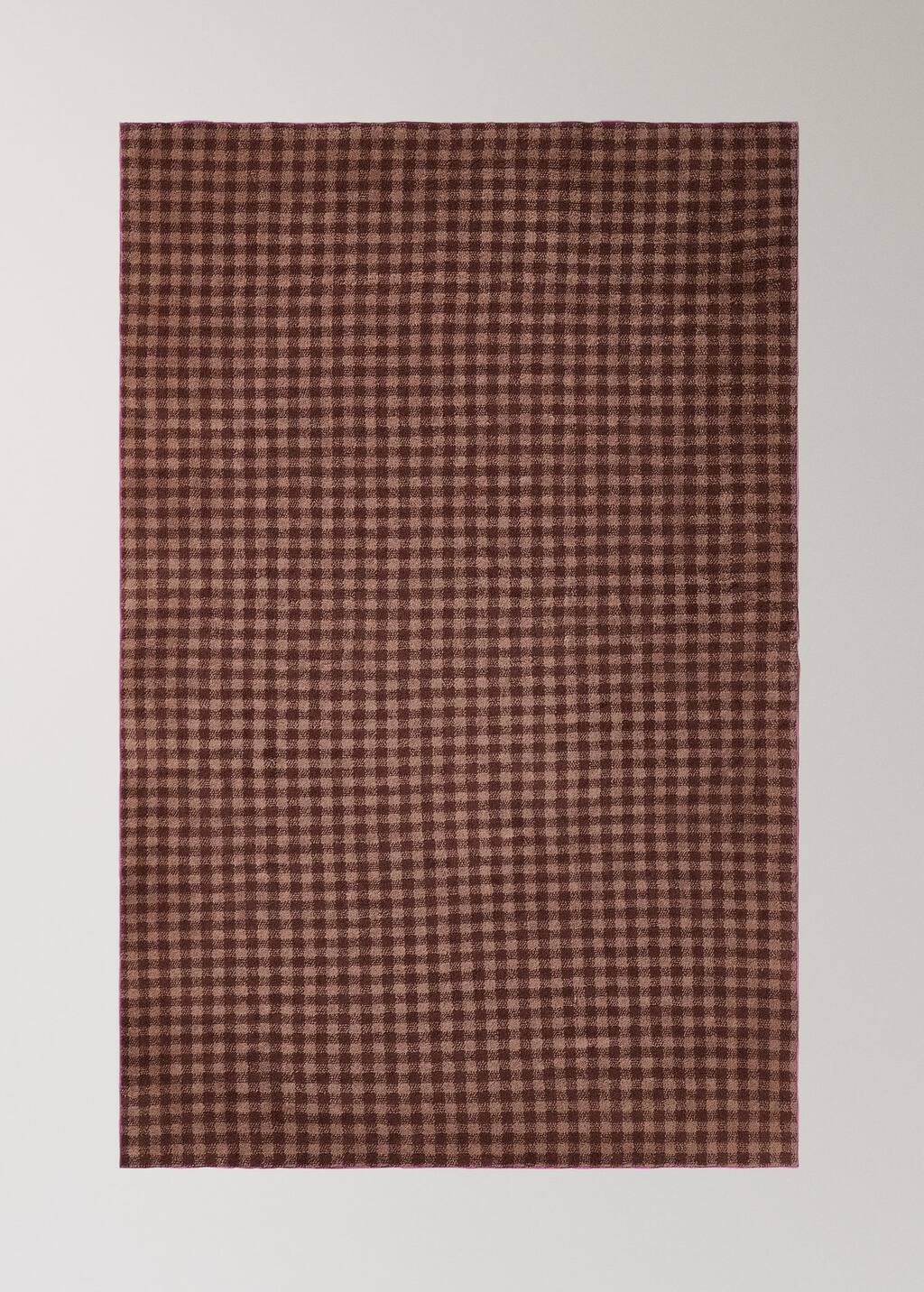 Cotton check-print bath towel with overlock stitching