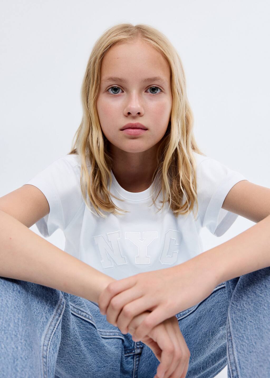 Embroidered short-sleeved t-shirt