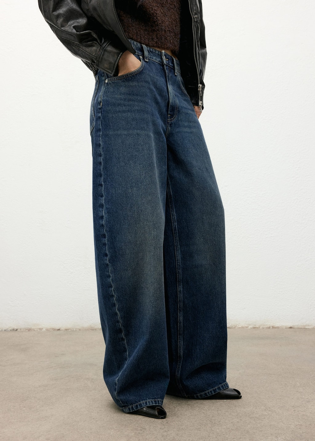 Mid-rise balloon jeans