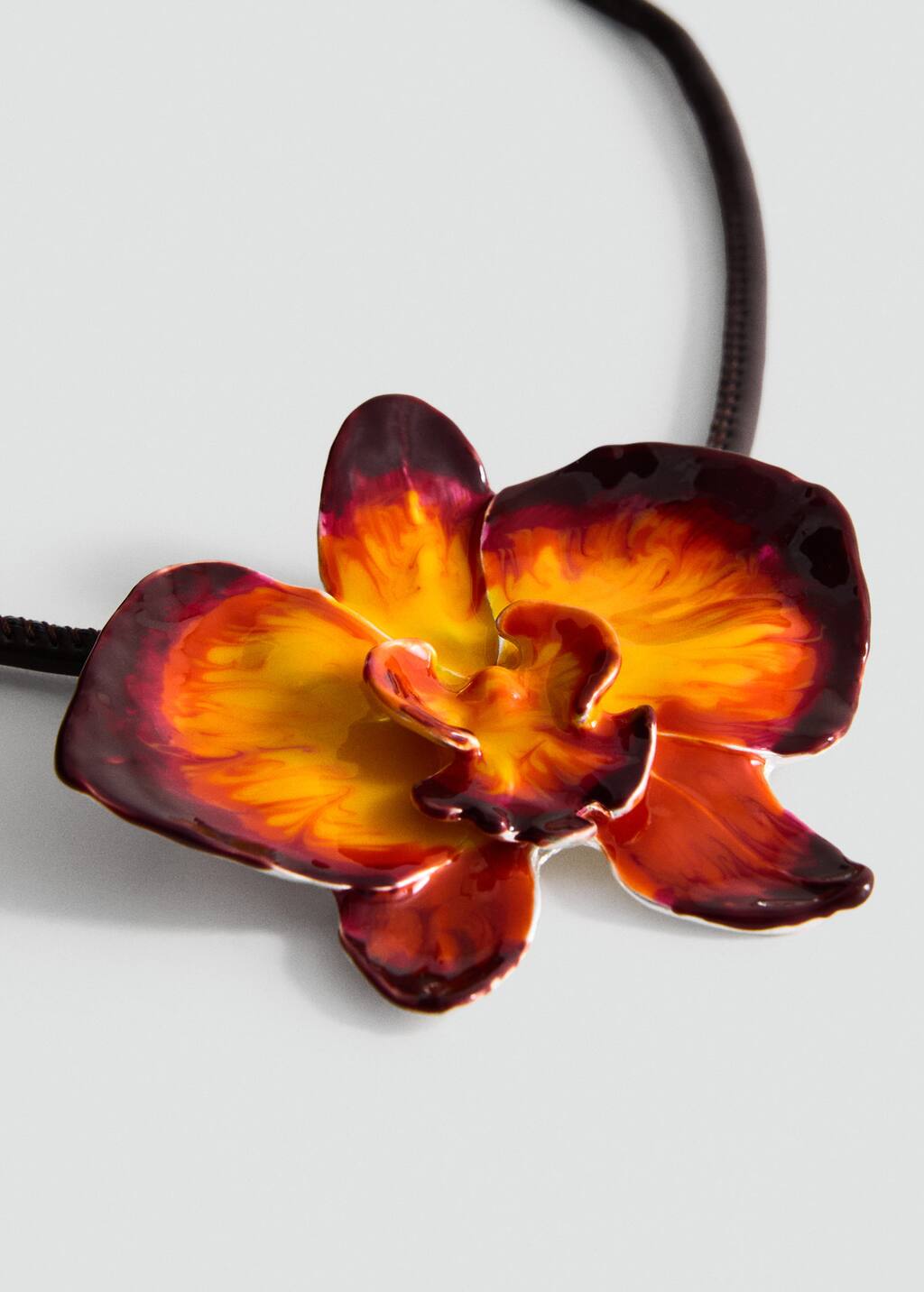 Mango Short Flower Pendant Necklace