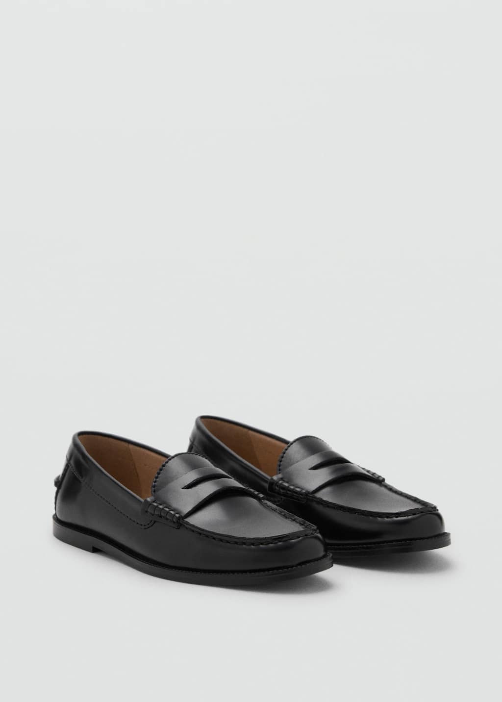Leather-effect moccasin