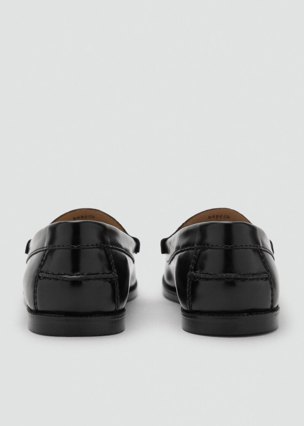 Leather-effect moccasin
