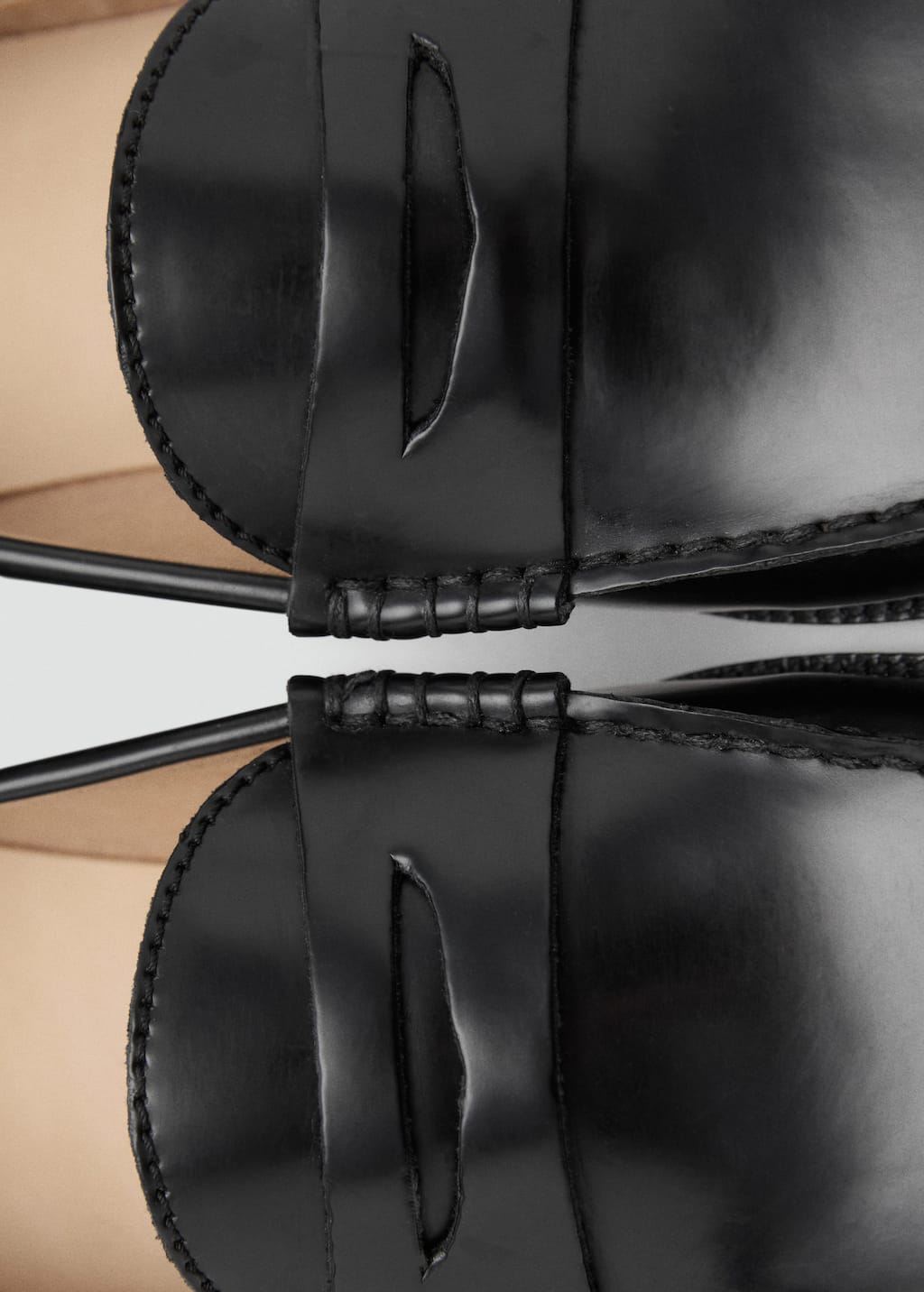 Leather-effect moccasin