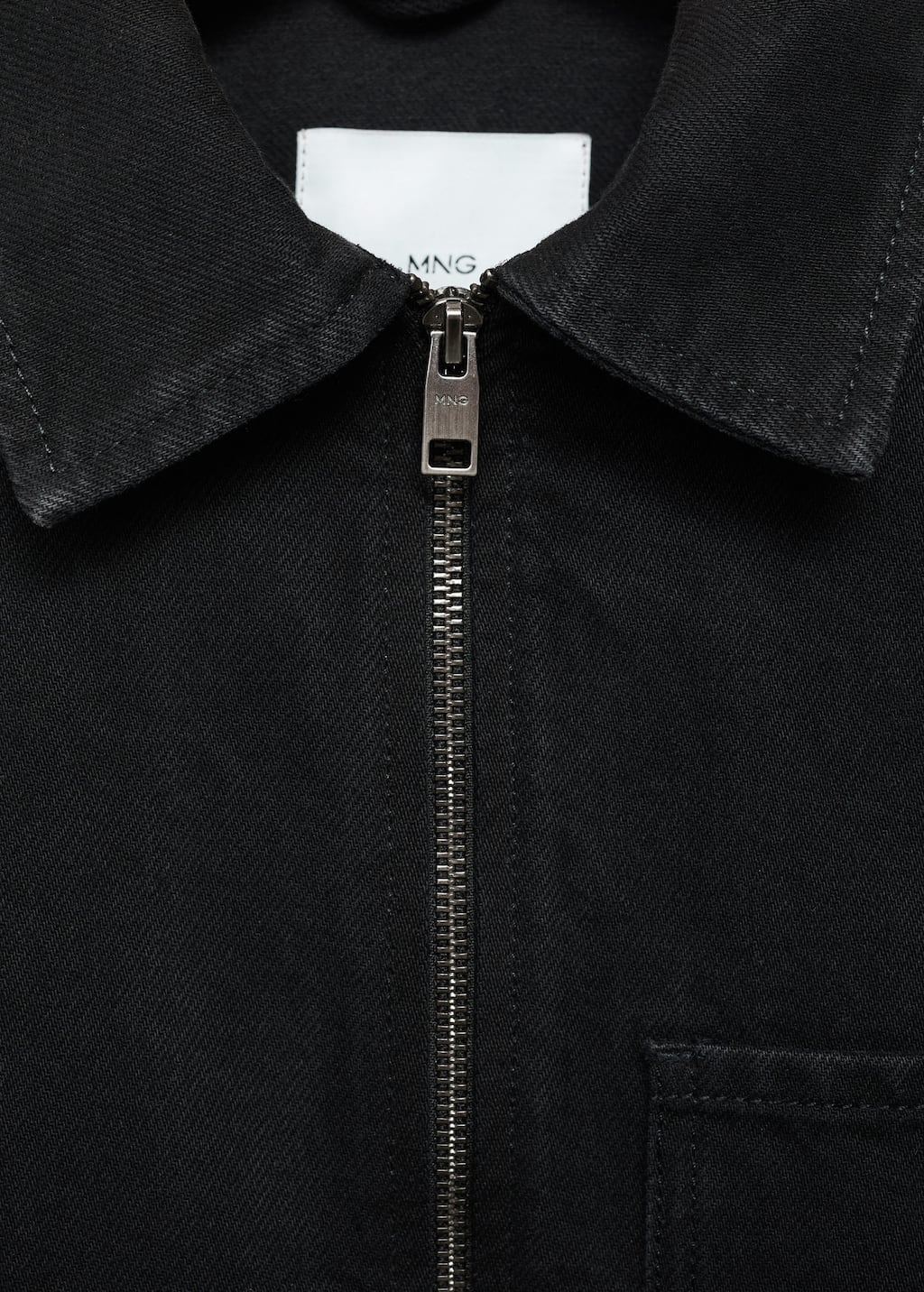 Denim jacket with pockets