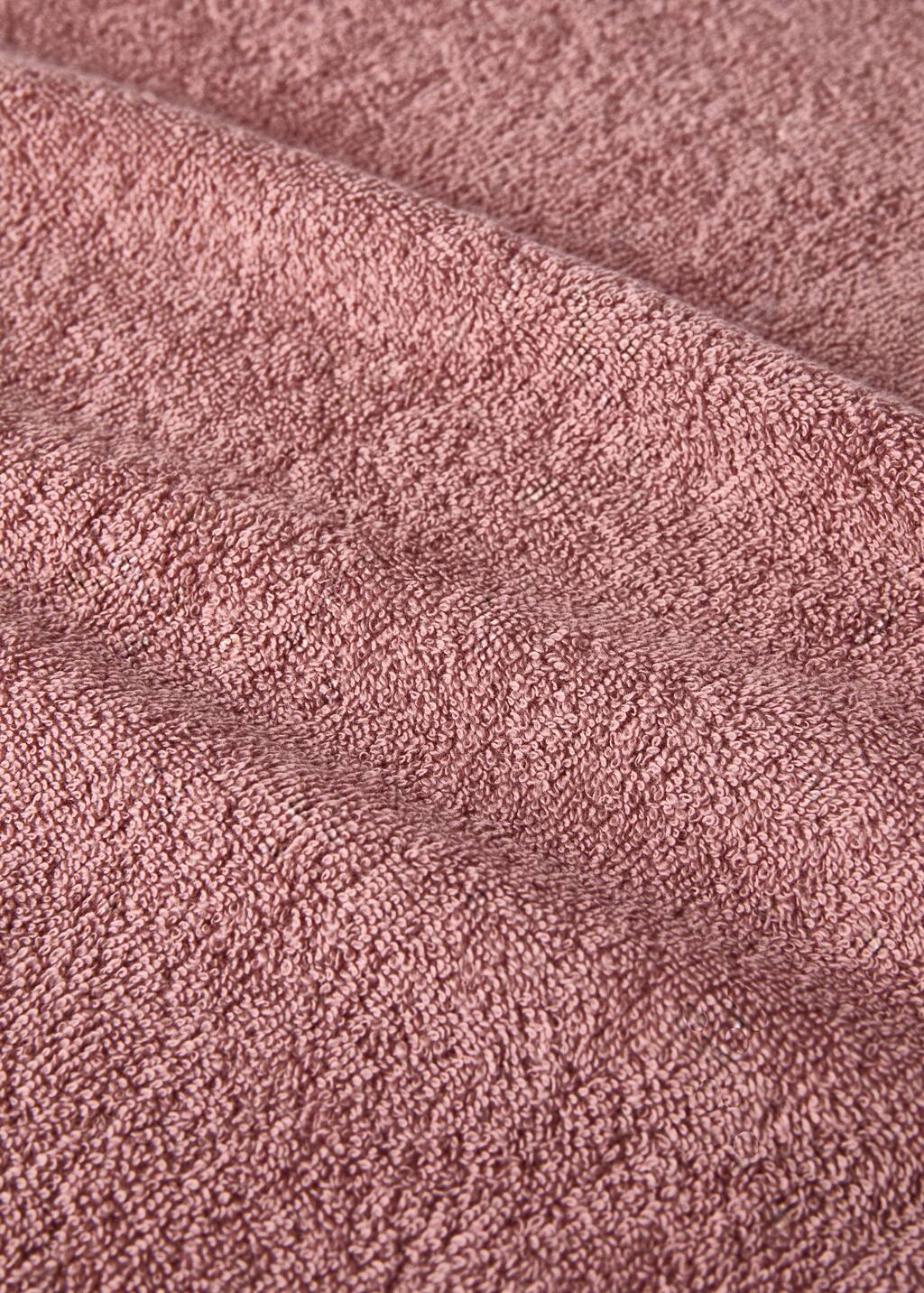 Children's bath towel with contrasting trim