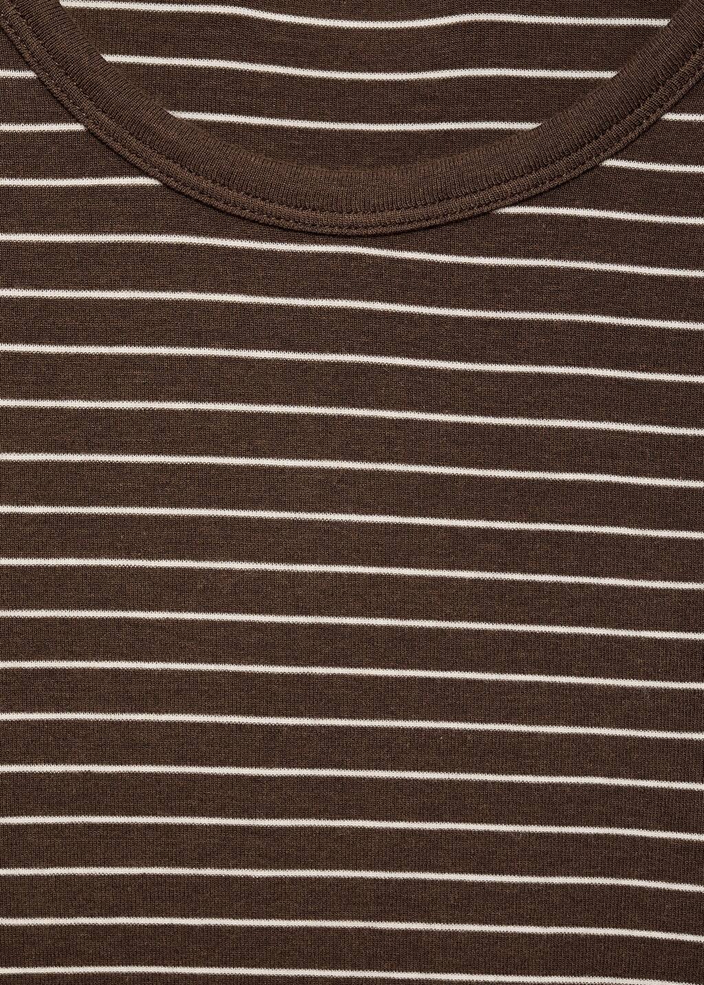 Long-sleeved striped t-shirt
