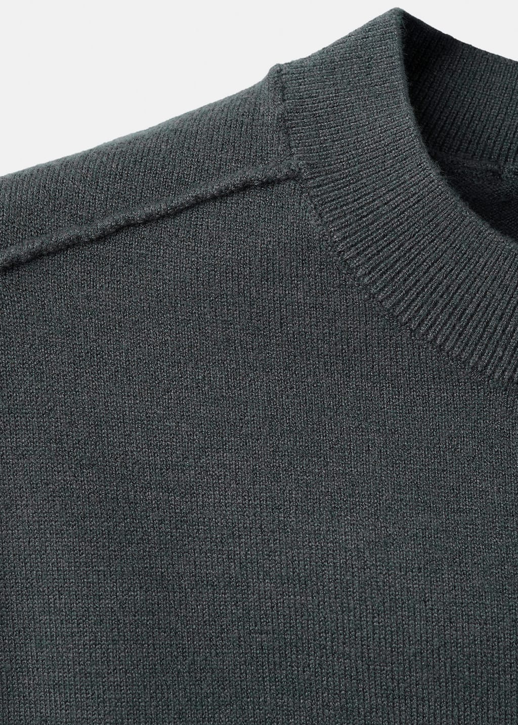 Knitted vest with seam detail
