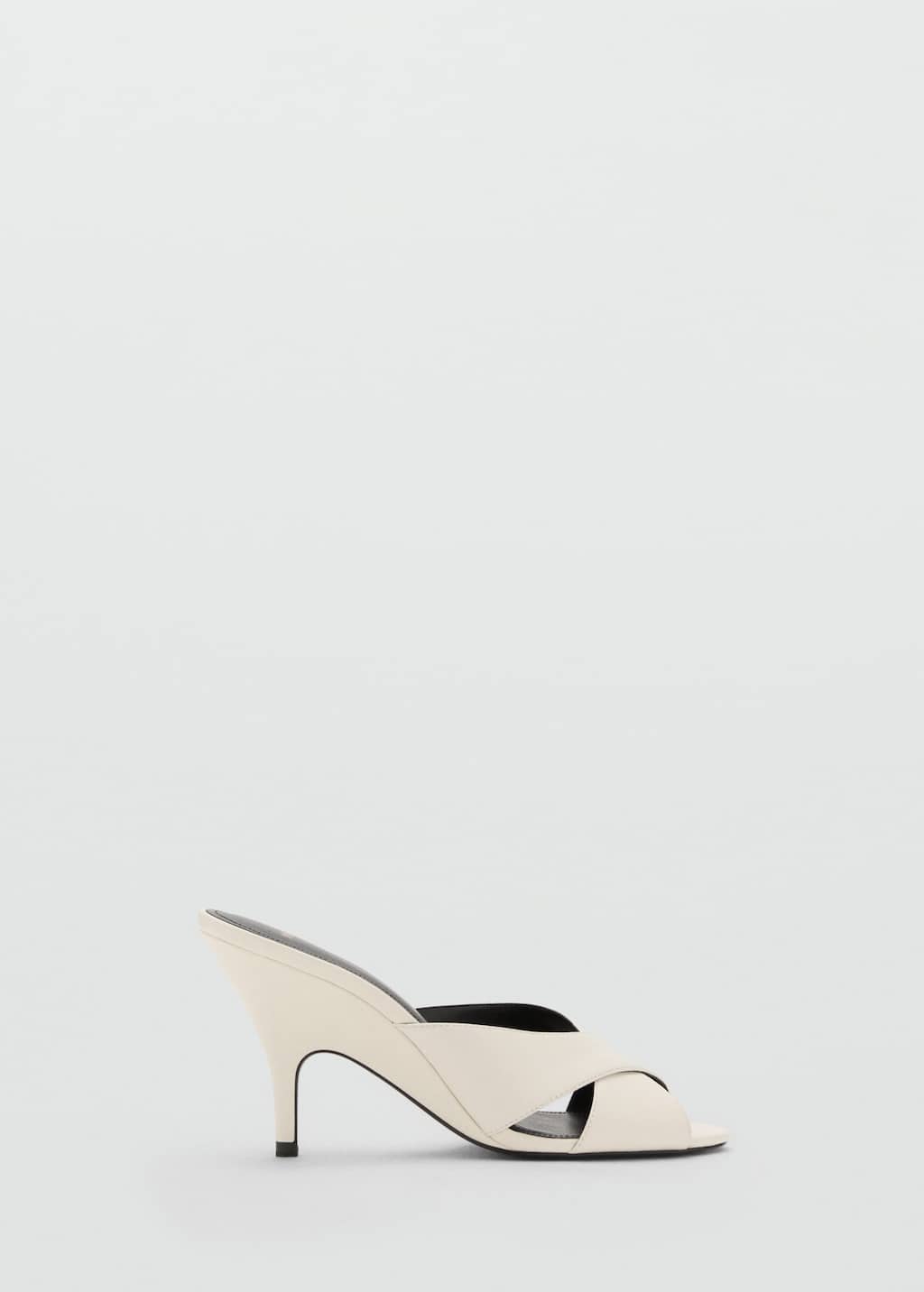 Leather heeled sandal with crossed straps