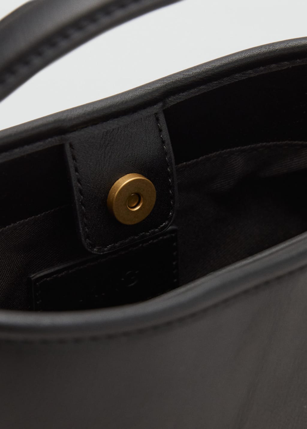 Small bucket bag