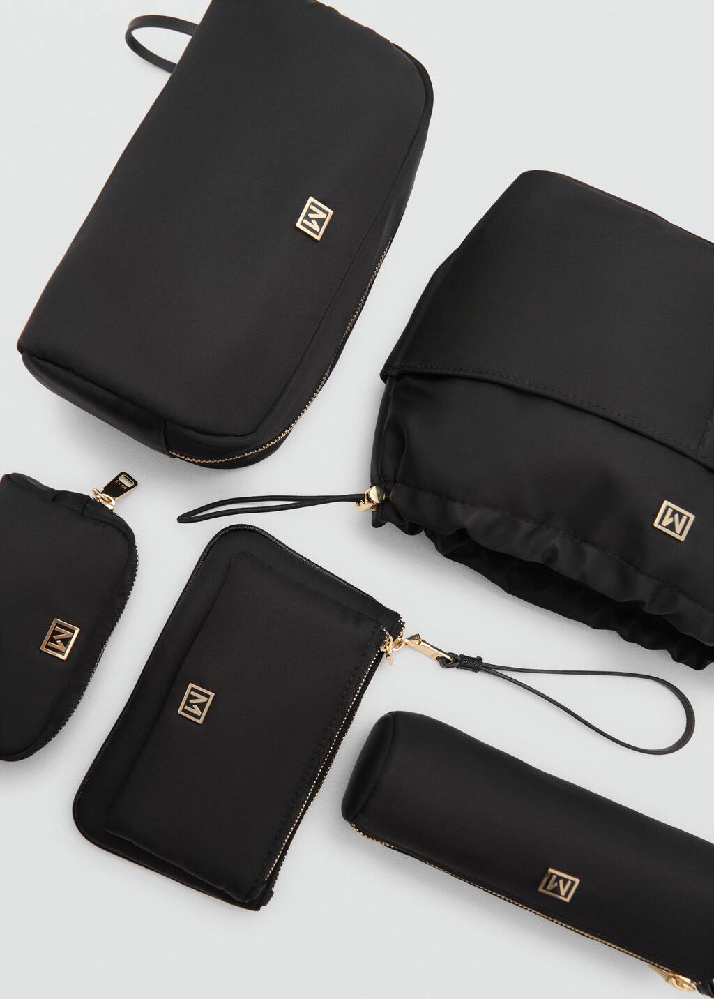 Zipped nylon cosmetics bag