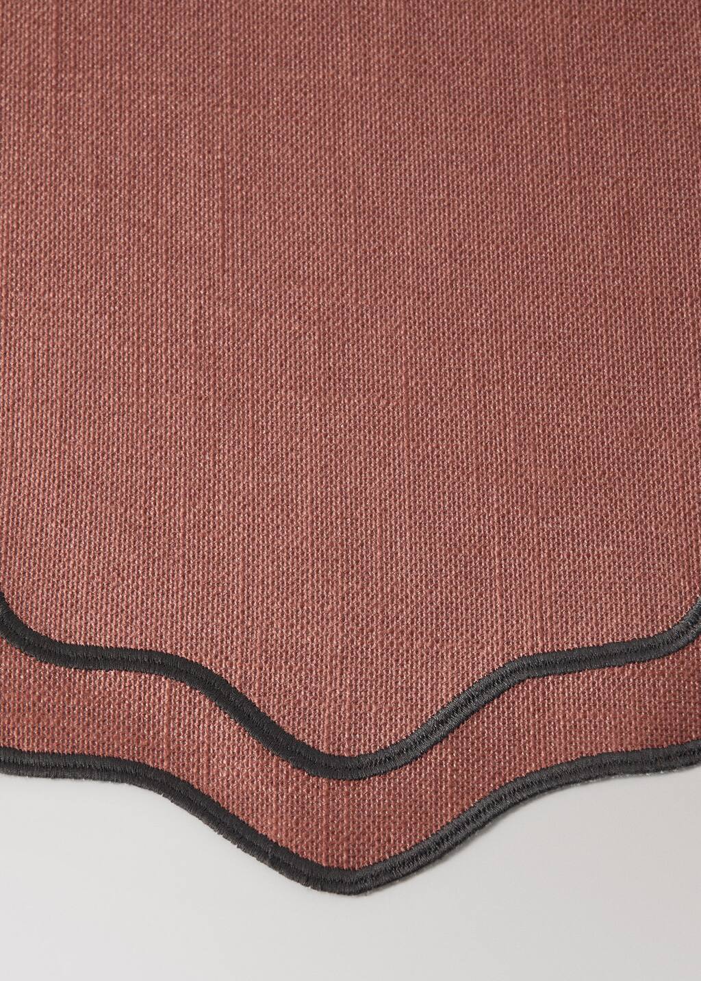 Cotton resin-coated wave placemat