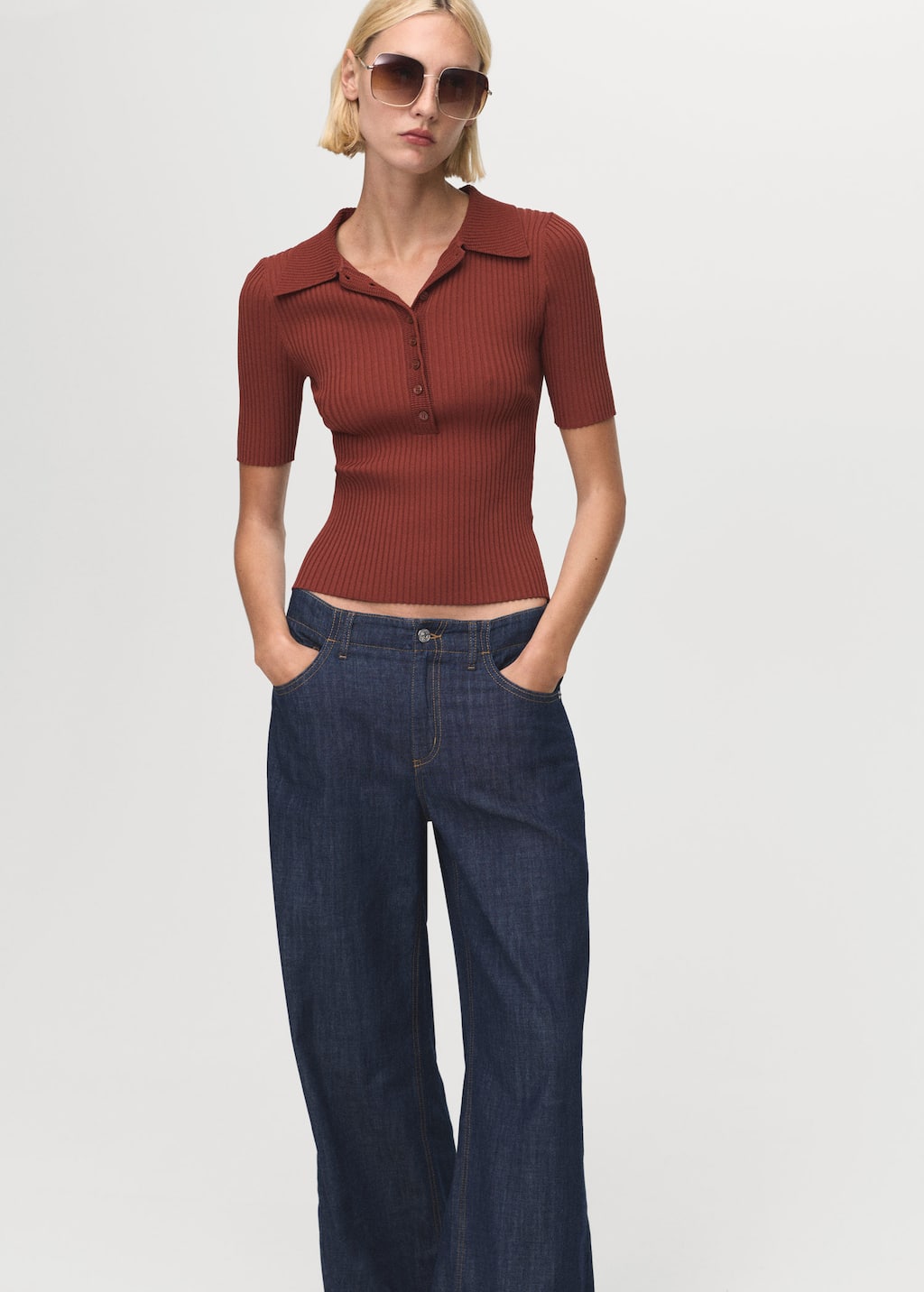 Wide leg mid-rise jeans