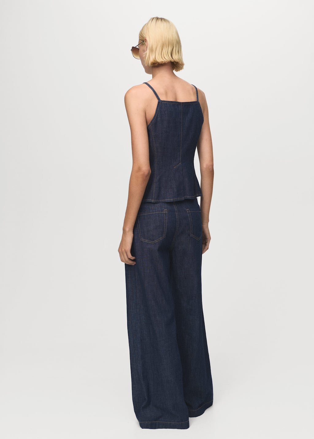 Wide leg mid-rise jeans