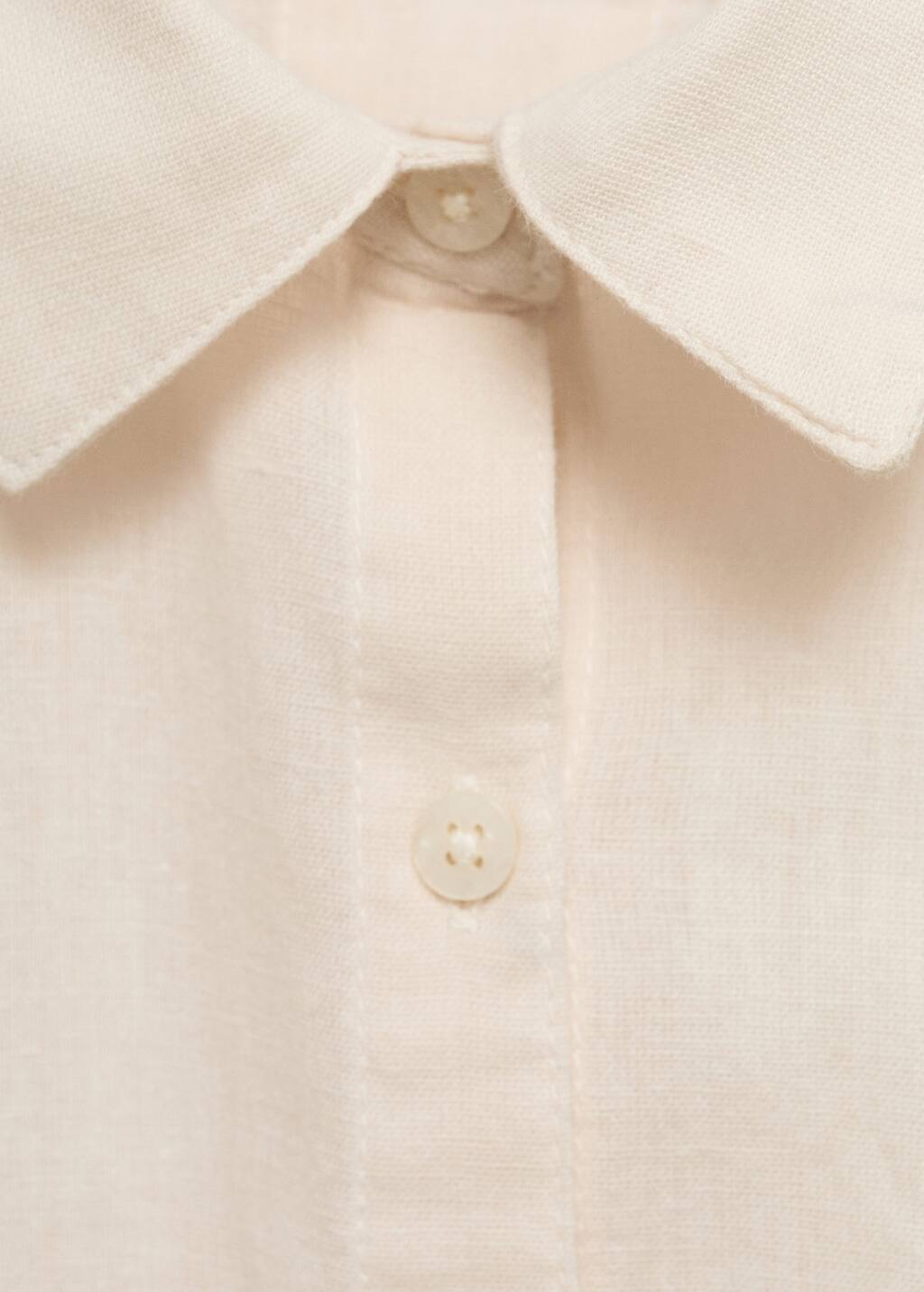 Linen shirt embroidered with flowers