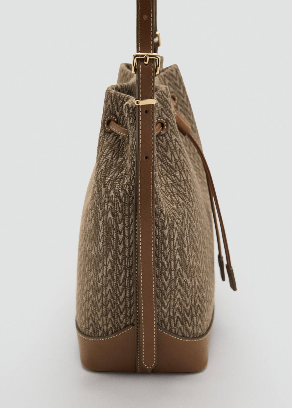 Jacquard bucket bag with logo