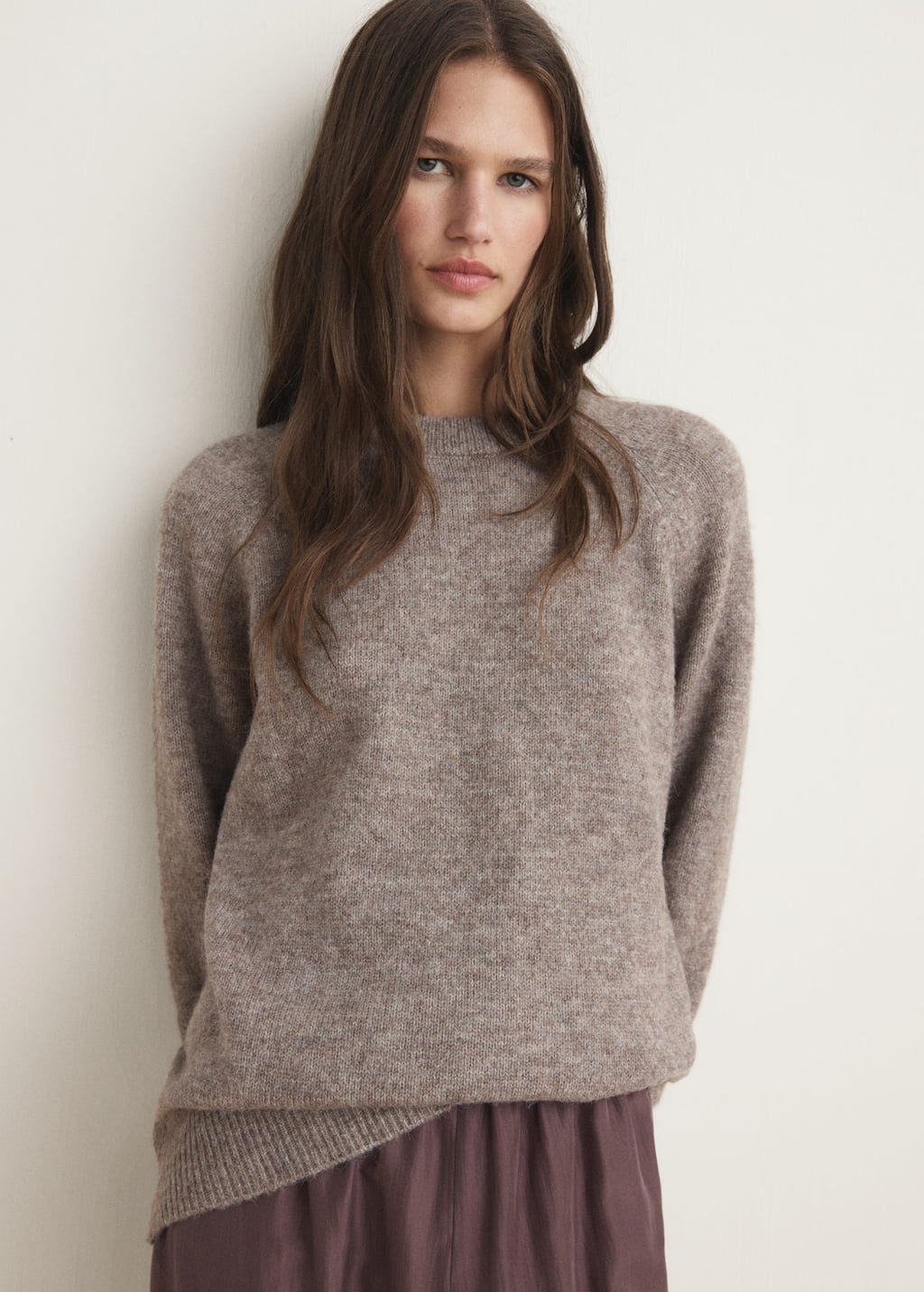 Round-neck knitted sweater