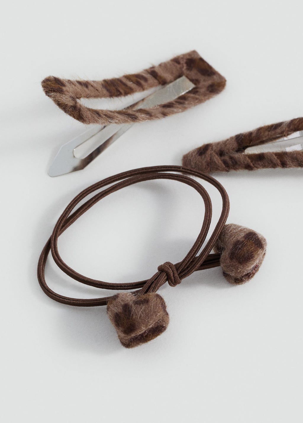 Pack of rubber bands and clips