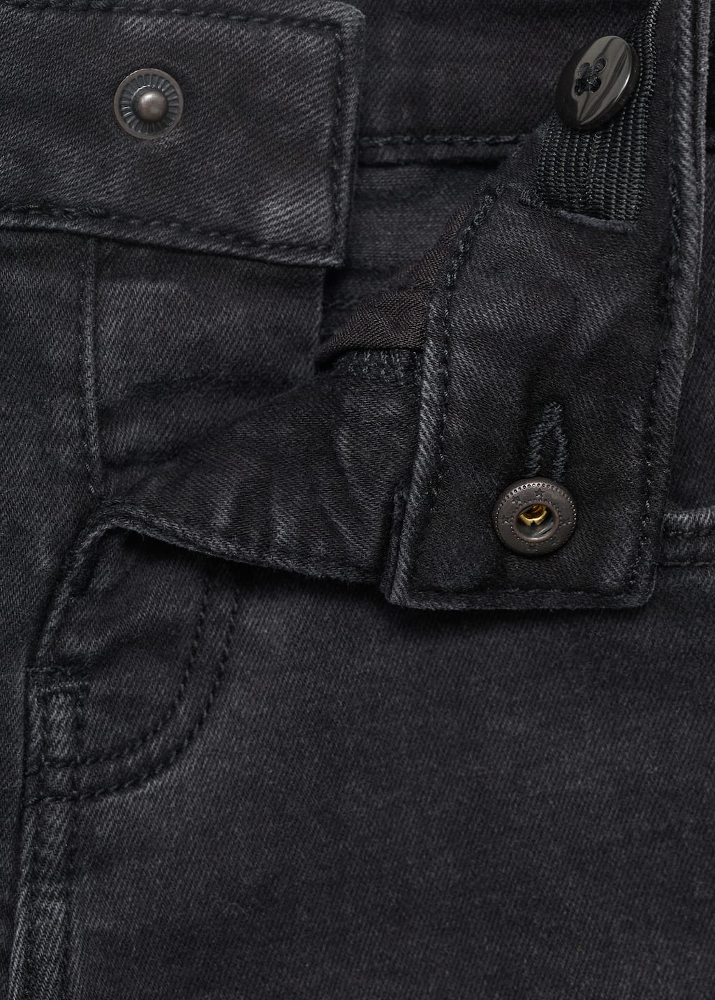 Slim-fit jeans