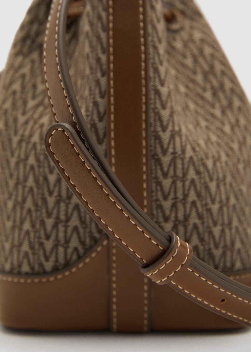 Jacquard bucket bag with logo