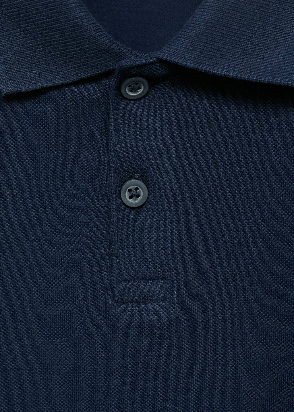 Buttoned knitted polo shirt