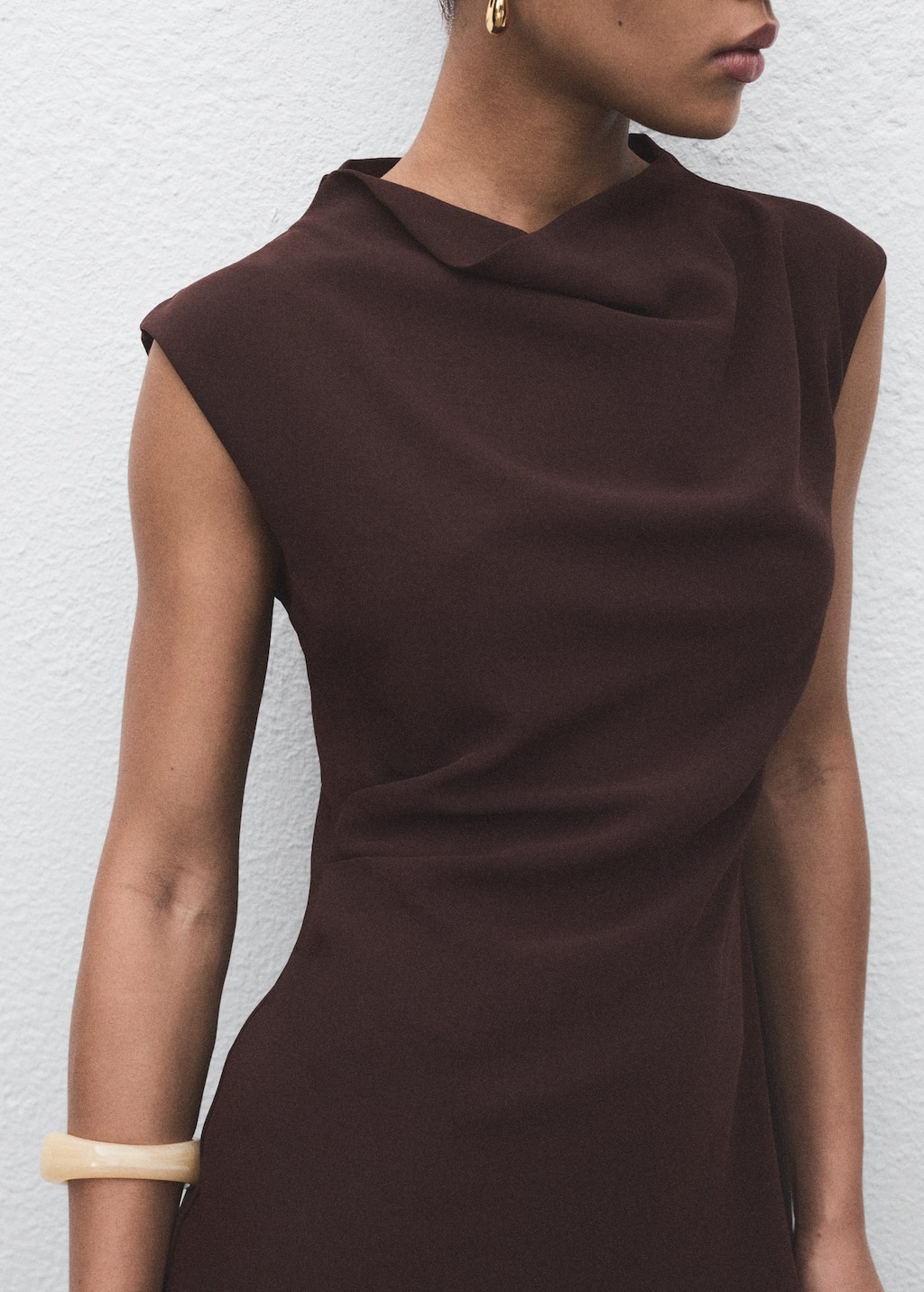 Short dress with draped collar