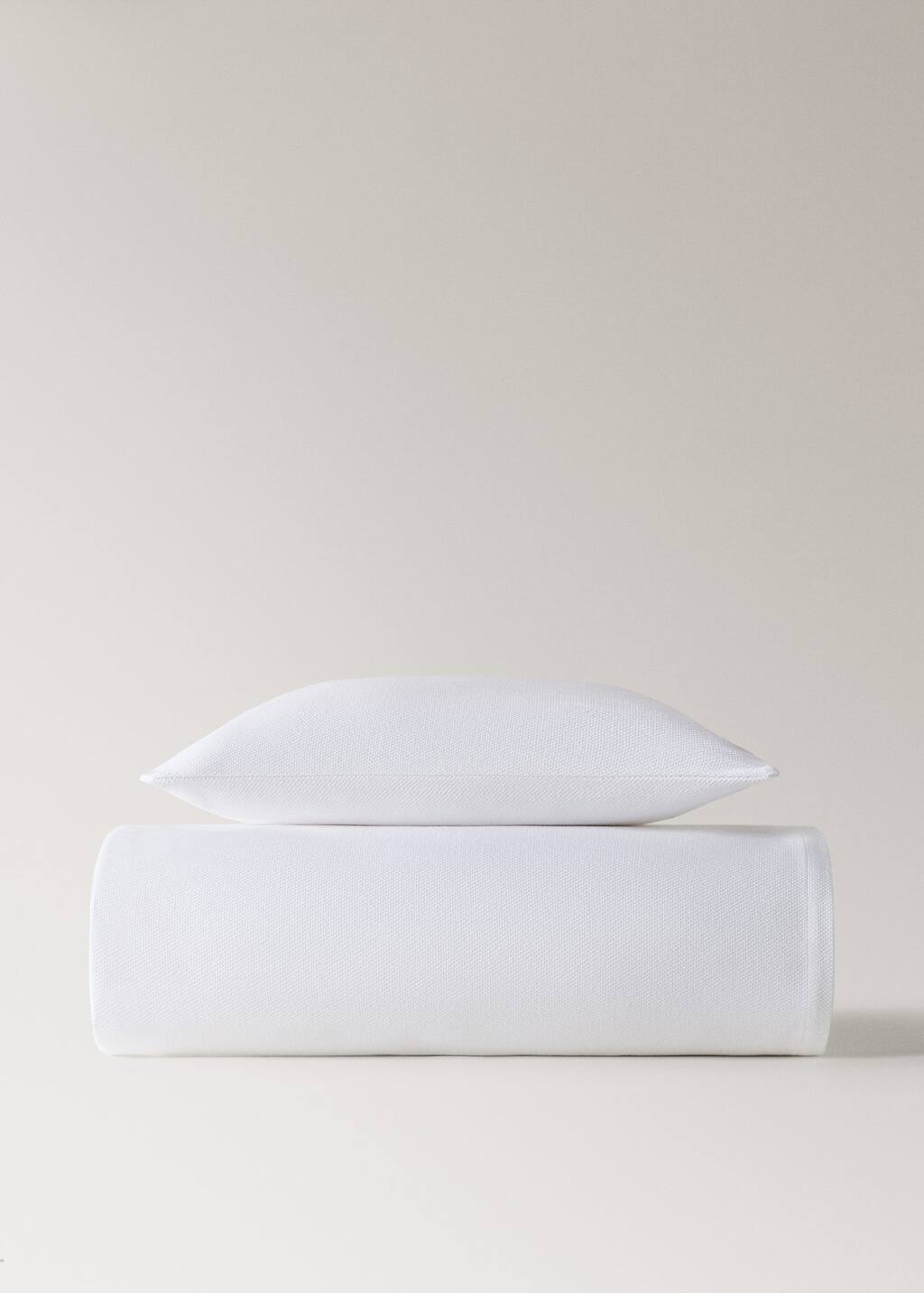 Cotton bed pillowcase with hem finish 50x50 cm
