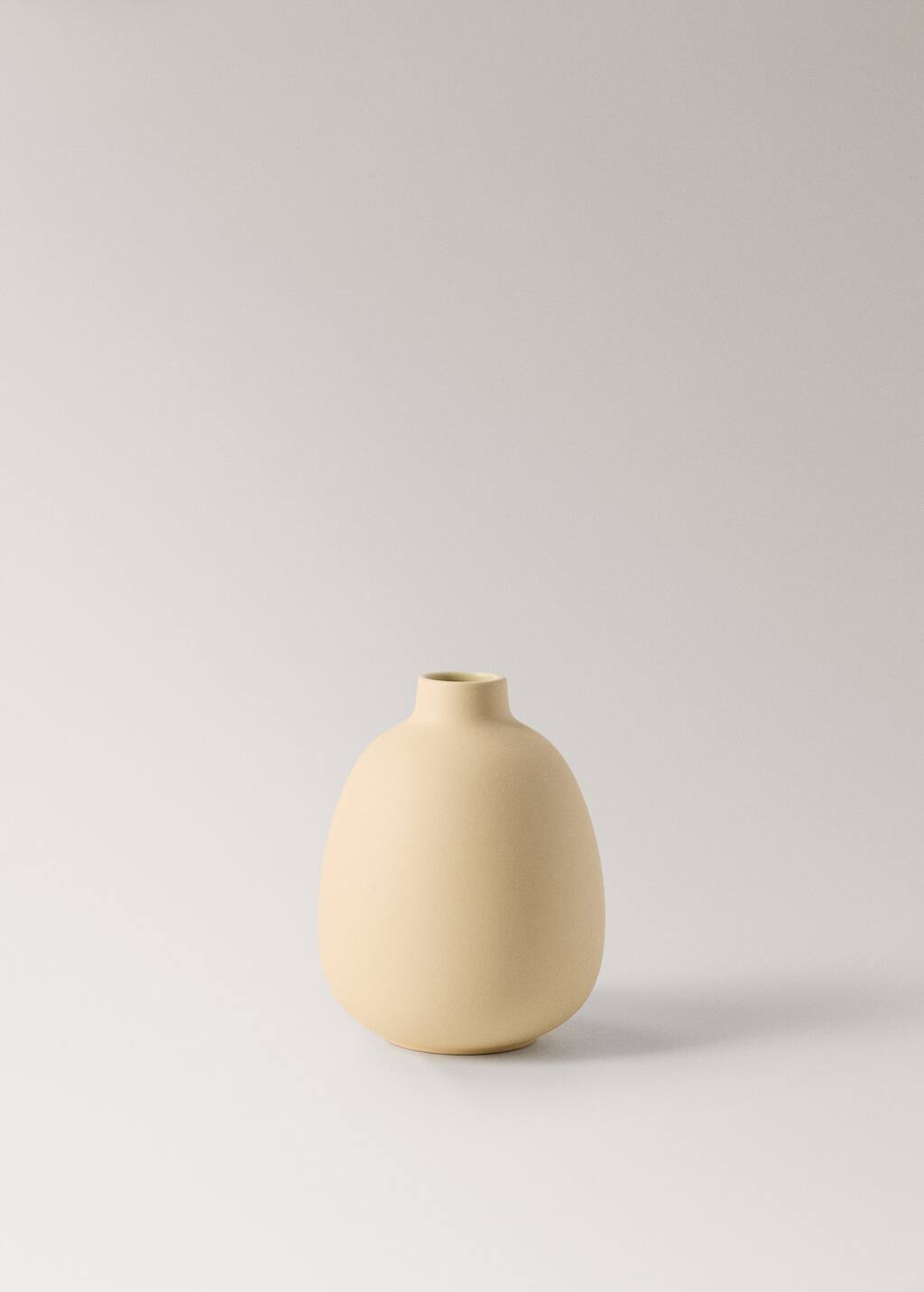 Mango Home Small Earthenware Vase Vanilla