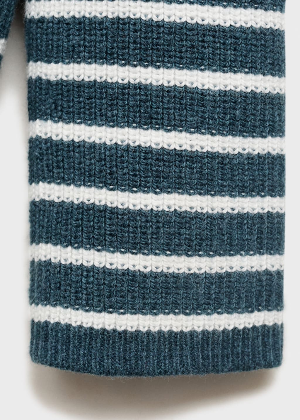 Stripped knit cardigan