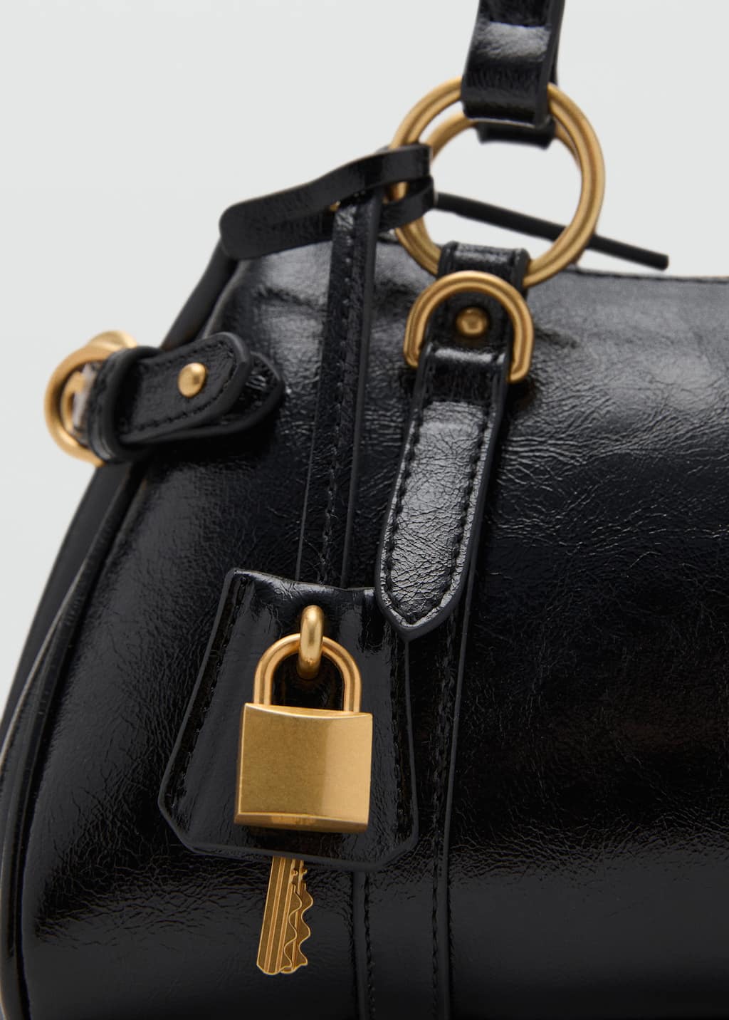 Bowling shoulder bag with charm