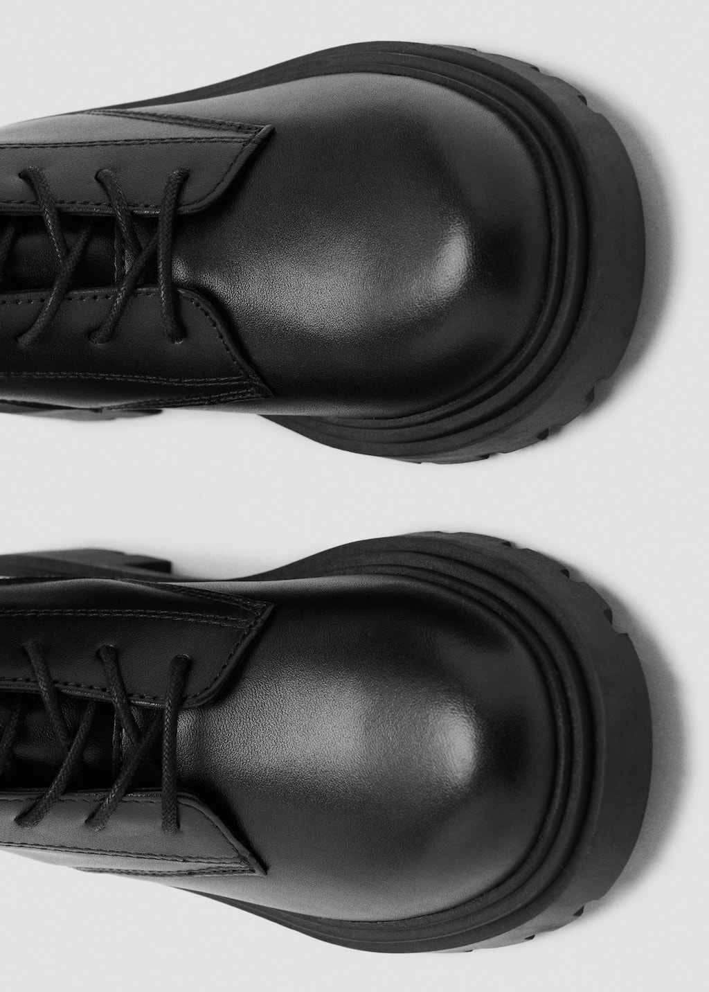 Lace-up leather ankle boots