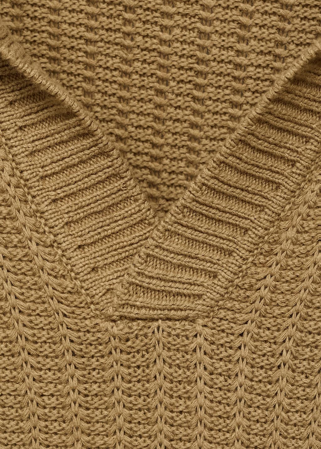 Knitted structured polo sweater