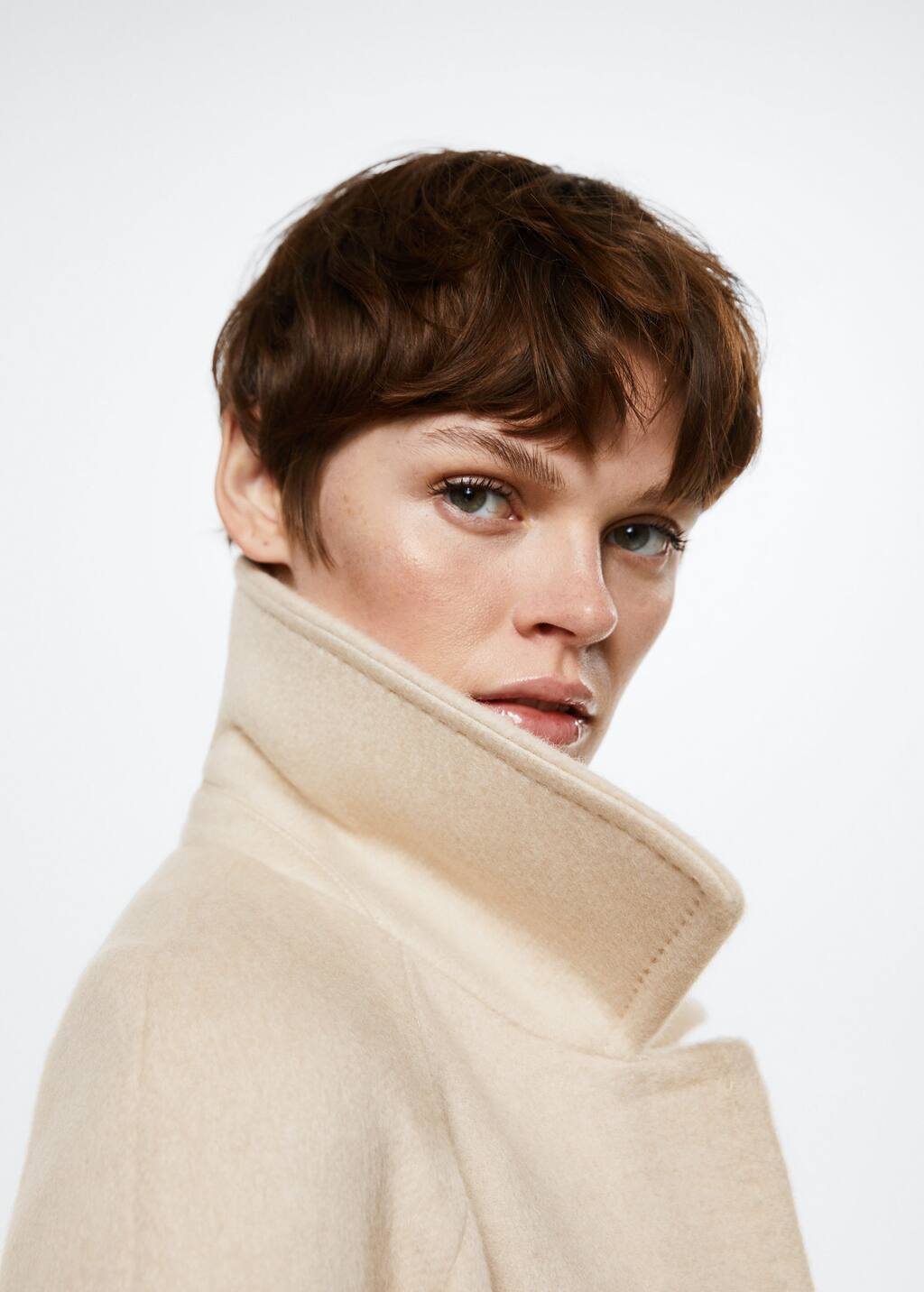 Woollen coat with belt - Details of the article 1