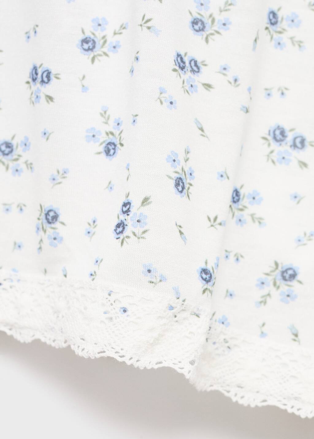Floral-print pajama shorts with lace trim