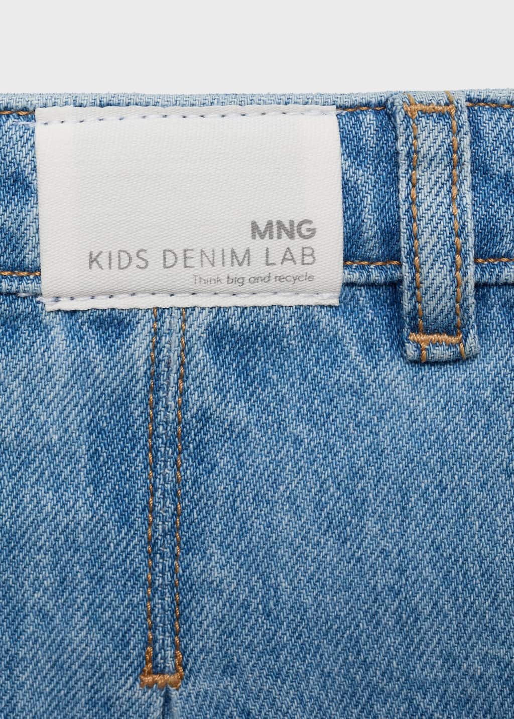 Pleated denim skirt