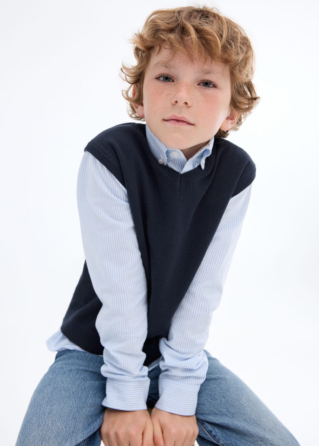 V-neck knitted vest