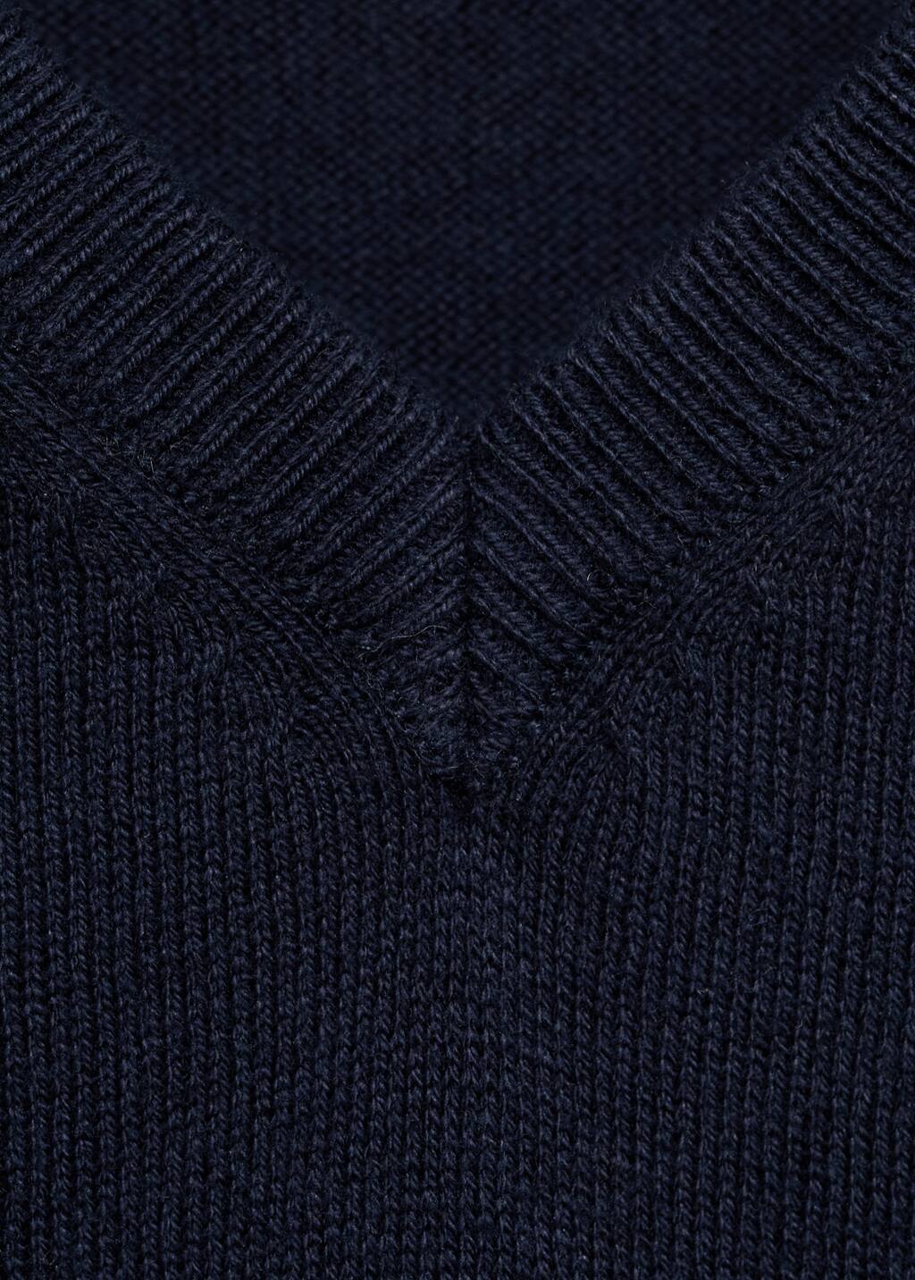 V-neck knitted vest