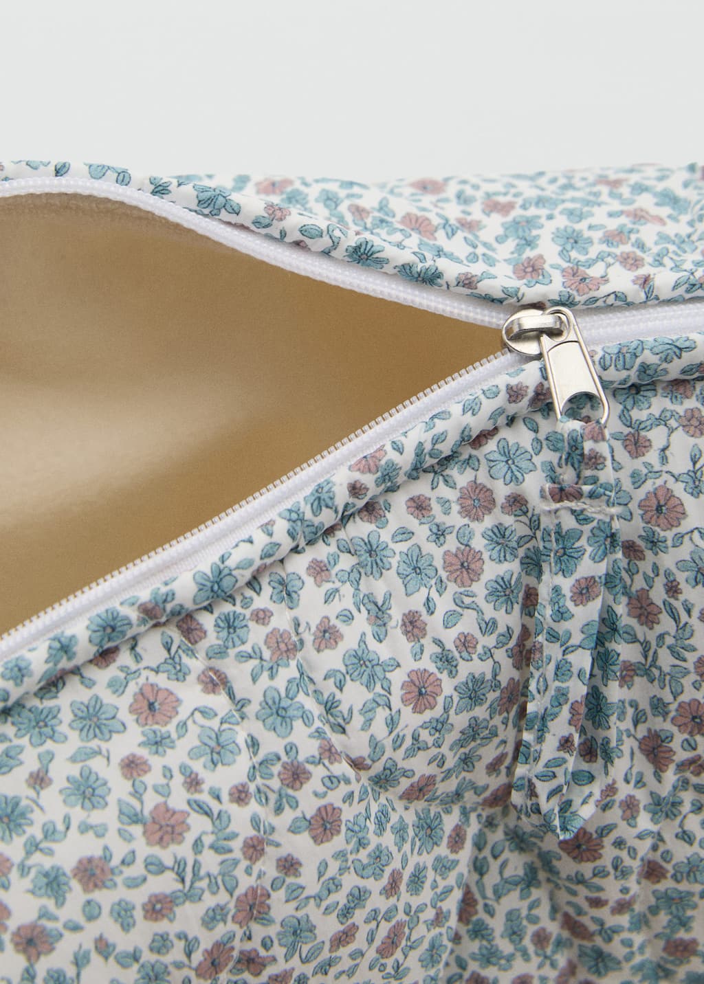 Floral-print cosmetic bag